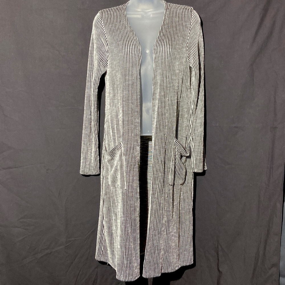Copy-Caution to the Wind NWOT Duster. Black and White Stripes. LG. Lite Weight.